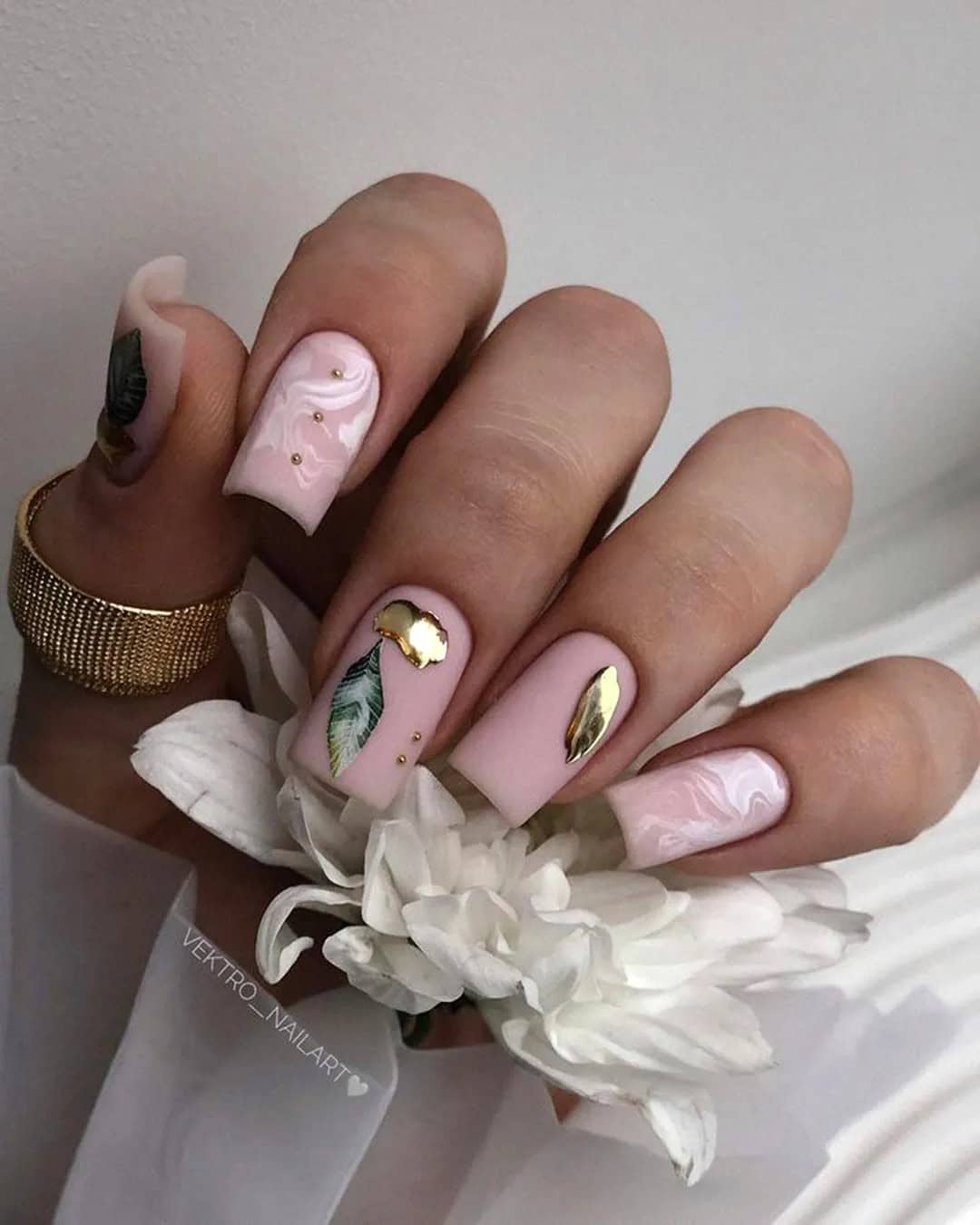 Glam Nail Ideas for Summer Wedding