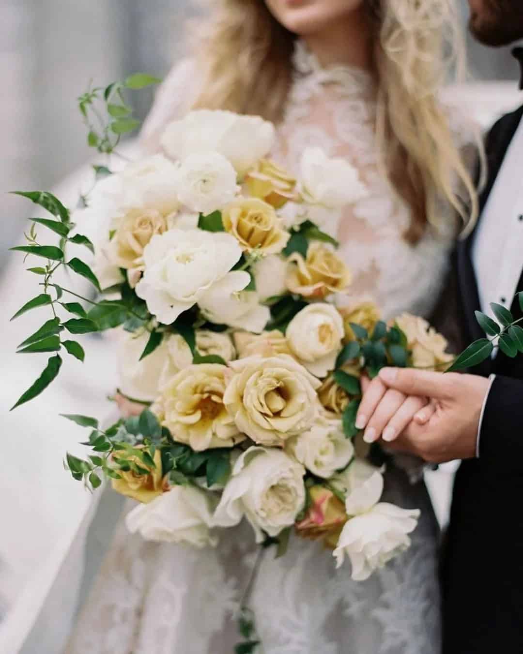 Chic Bouquets For Winter Wedding