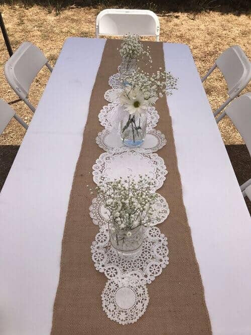 Doily paper and daisy centerpieces