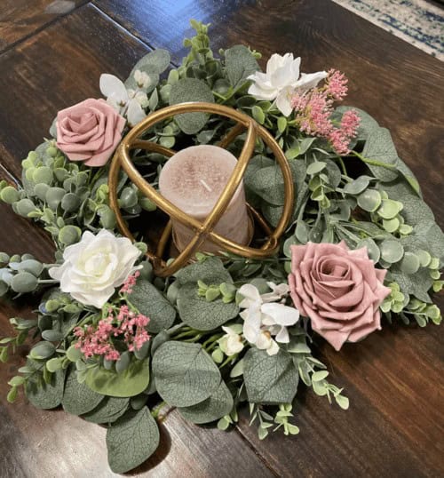 Floral pieces covering the golden centerpieces