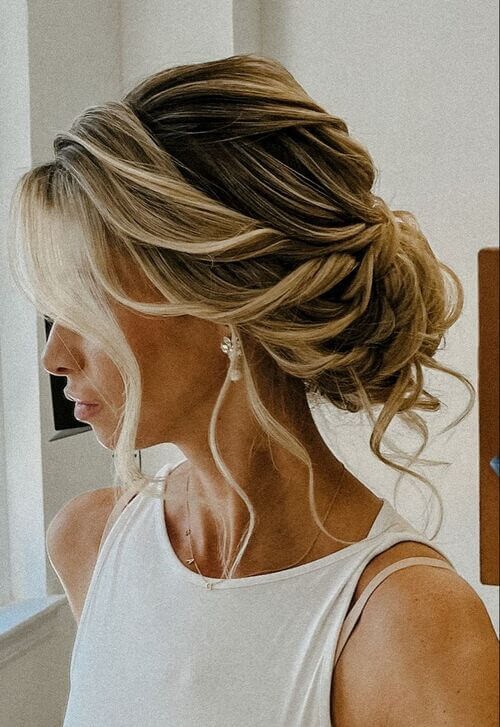 Flowy and loose bun