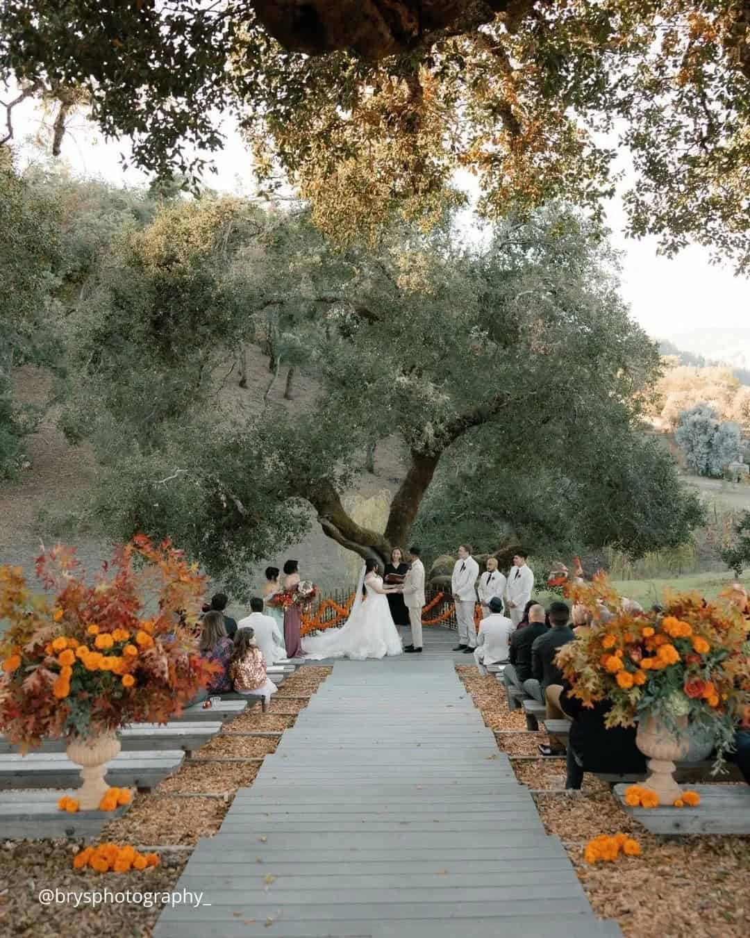 Aisle Decor Ideas For Rust Wedding