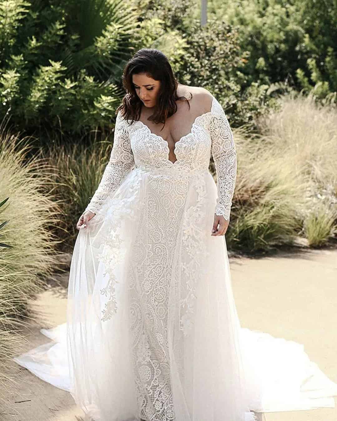 Plus Size Lace Wedding Dresses With Sleeves