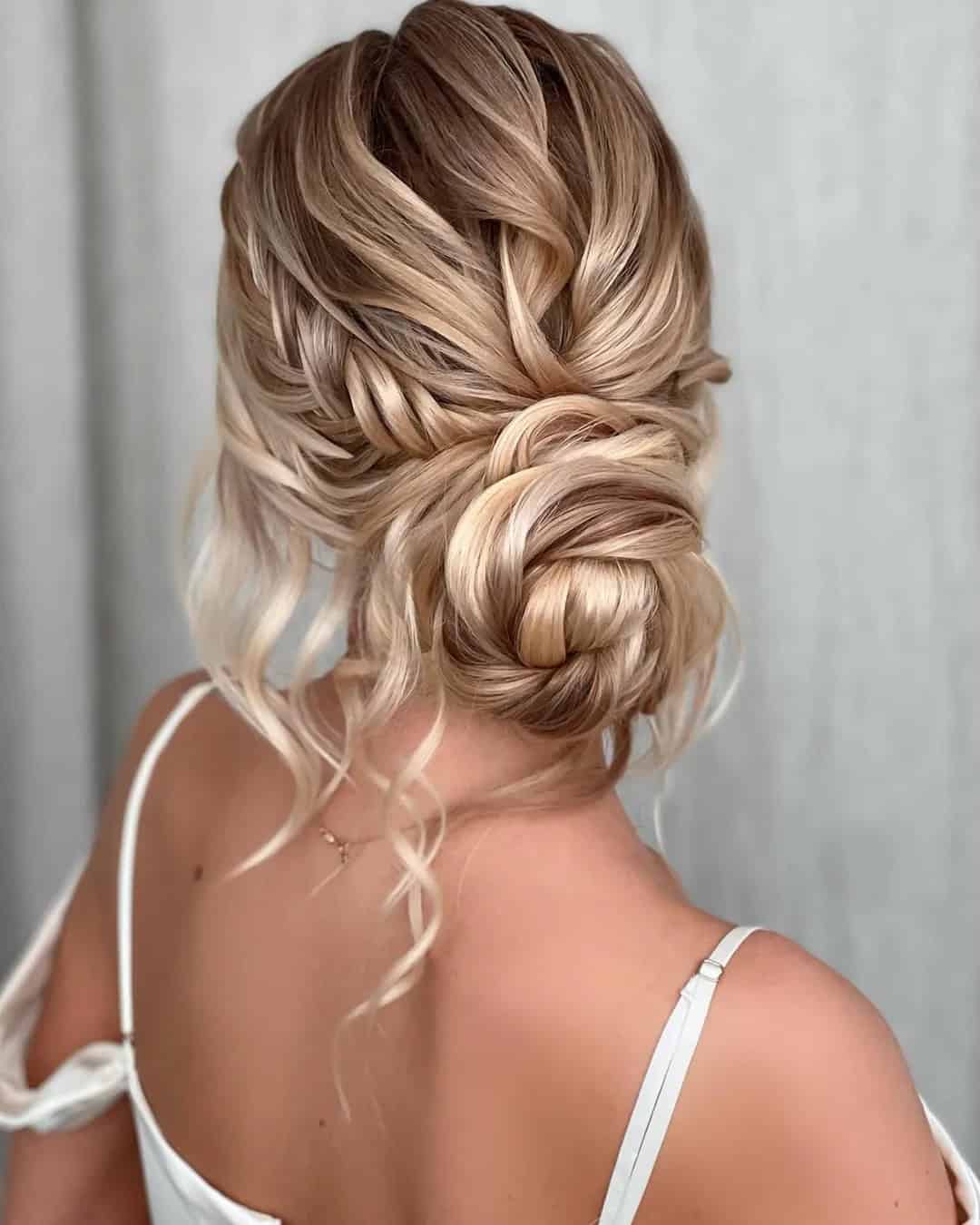 Classic Curly Hairstyles For Wedding