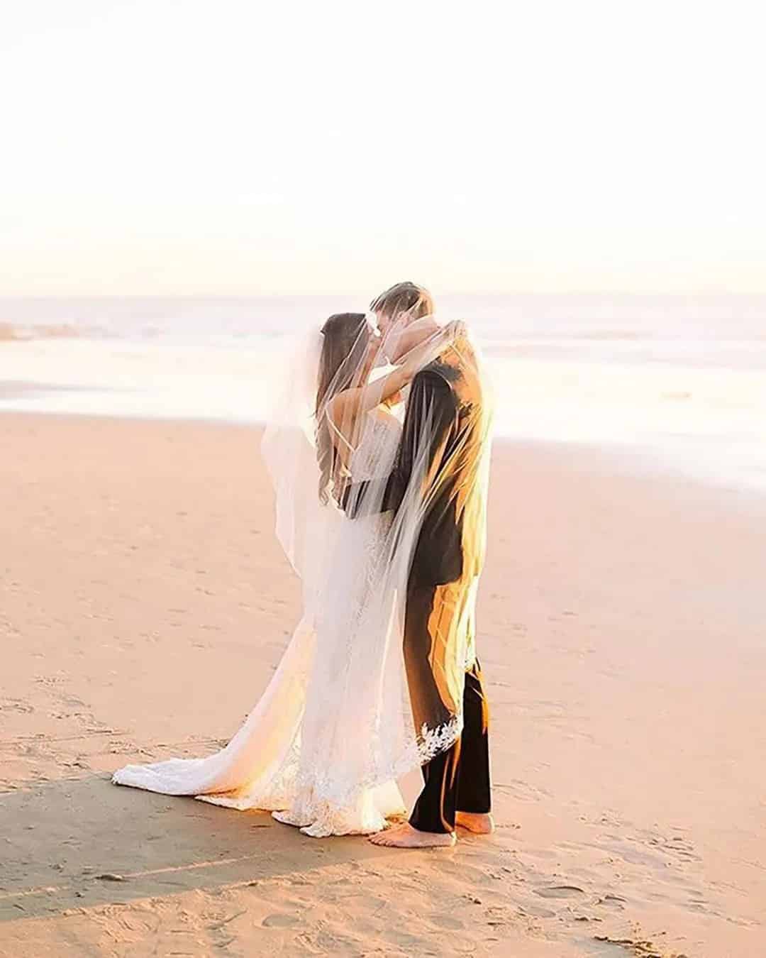 Best Outdoor Wedding Photos On the Beach