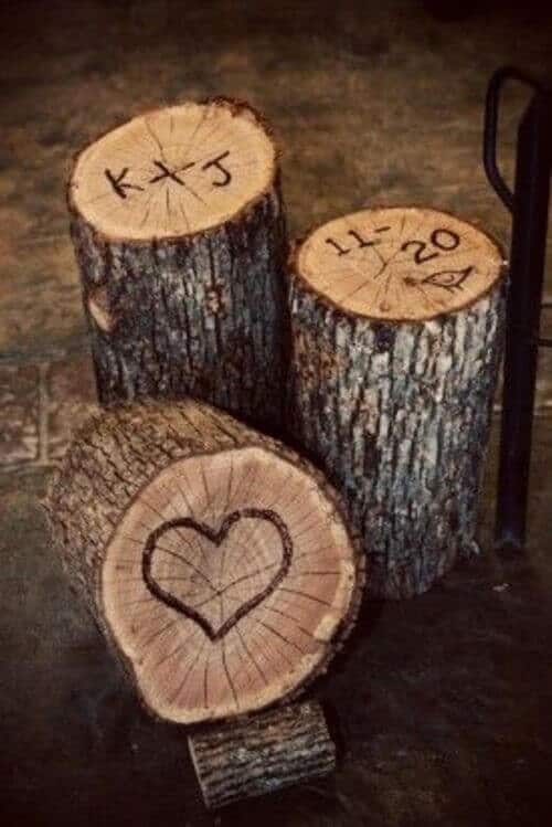 Carved wooden logs for the wedding day