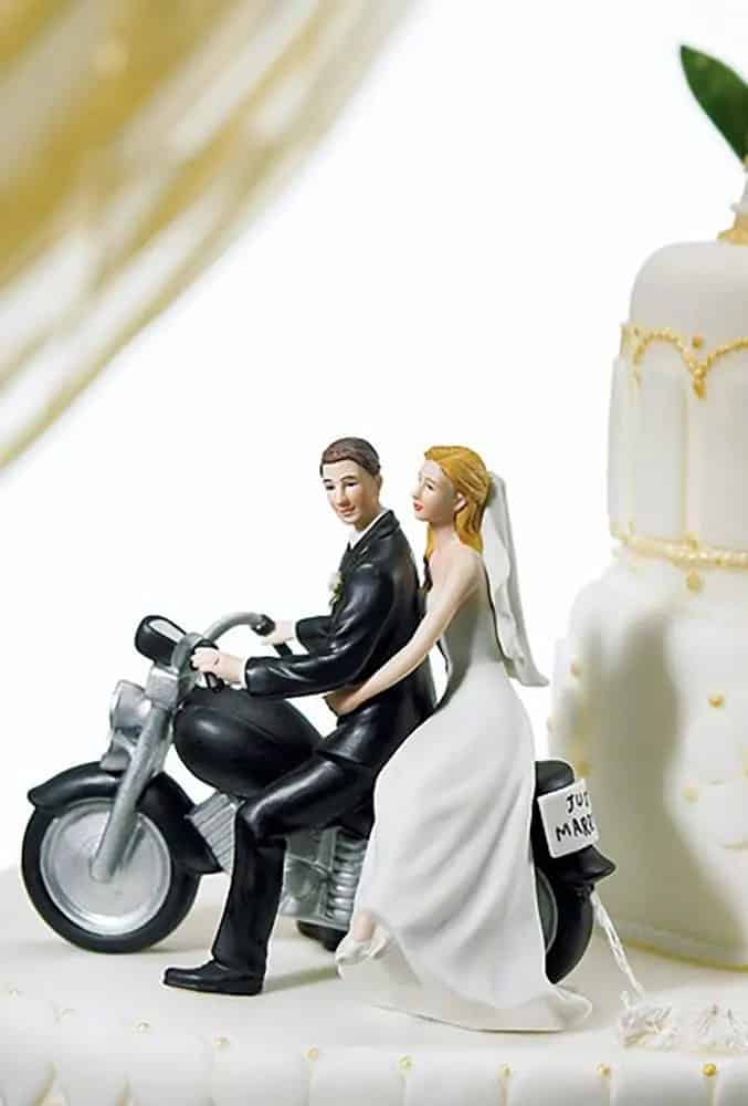 Romantic Groom And Bride Figures