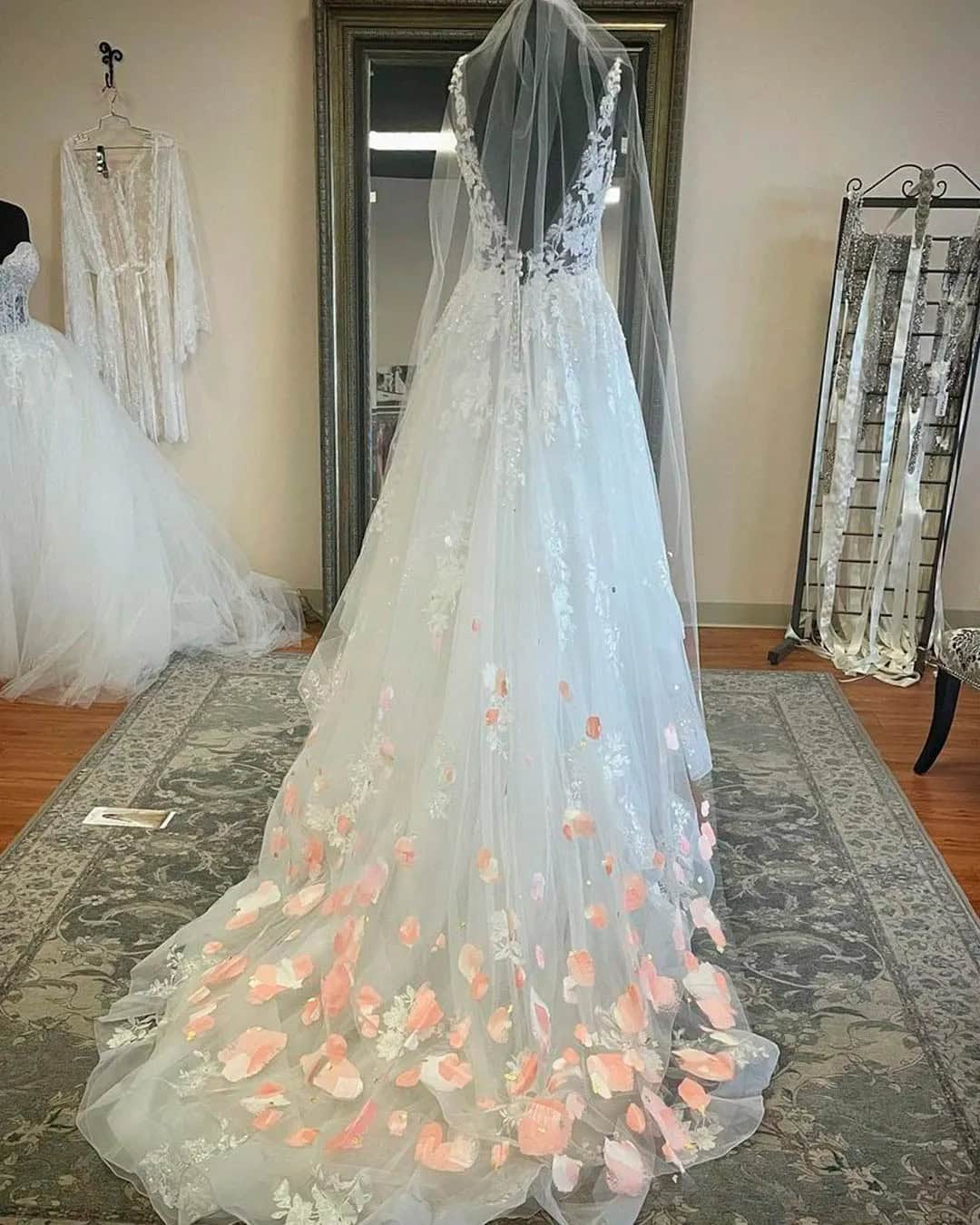 Amour Bridal