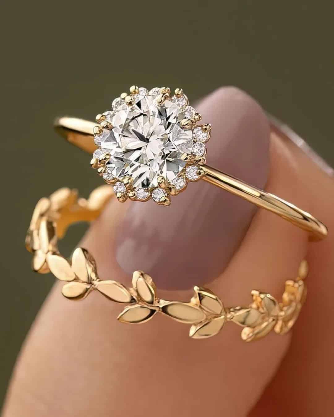 Yellow Gold Wedding Rings