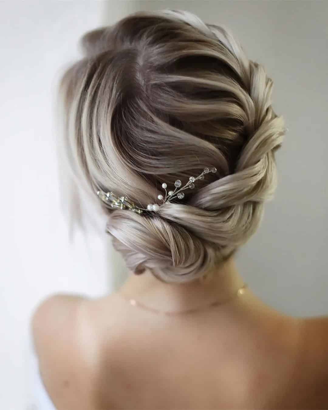 Outstanding Side Updos For Your Wedding