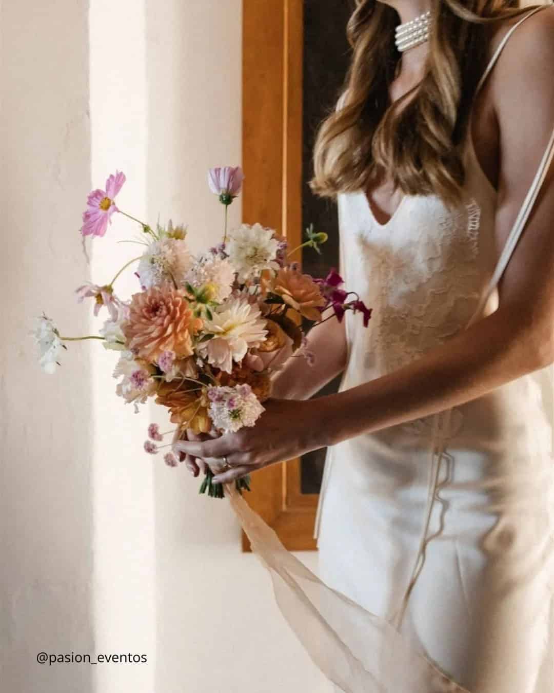 Simple Winter Wedding Bouquets