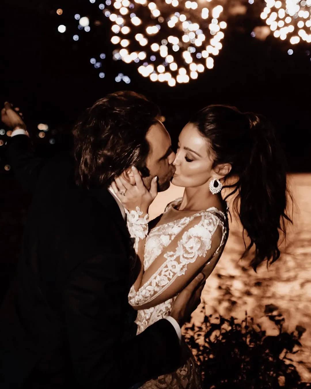 Beautiful Photos With Wedding Fireworks