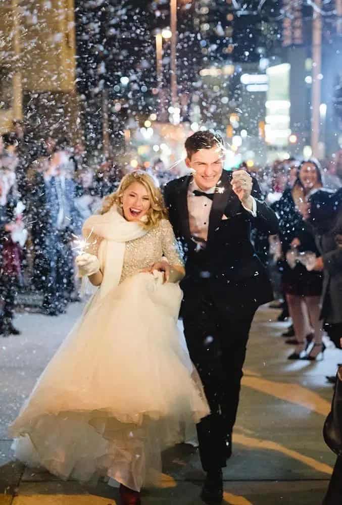 Evening Winter Wedding Photo Ideas