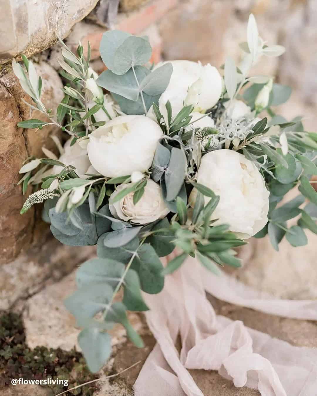 Breathtaking White Wedding Bouquets