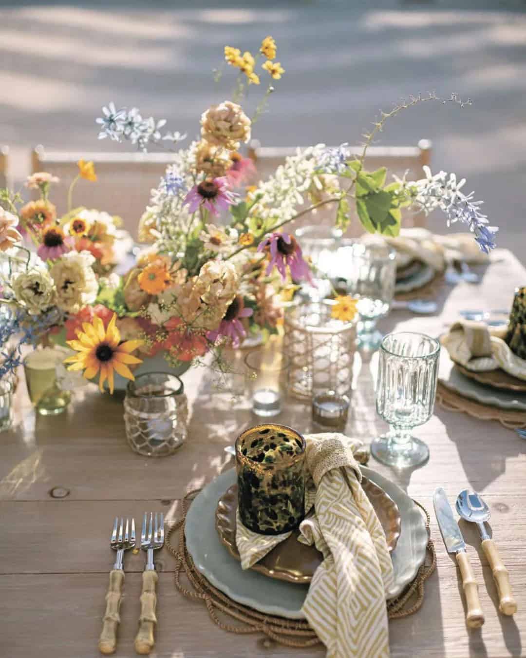 Unique table setting design