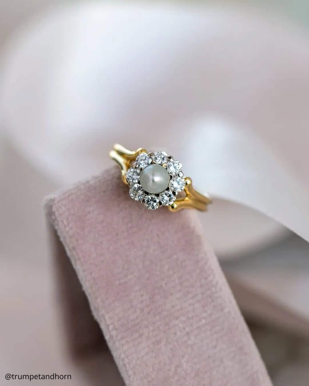 Dazzling Halo Engagement Rings