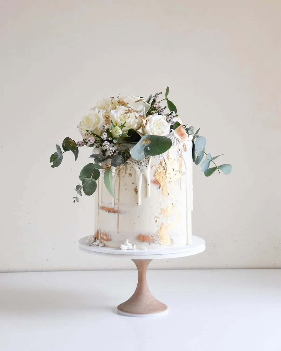 One Tiered Simple Summer Wedding Cakes