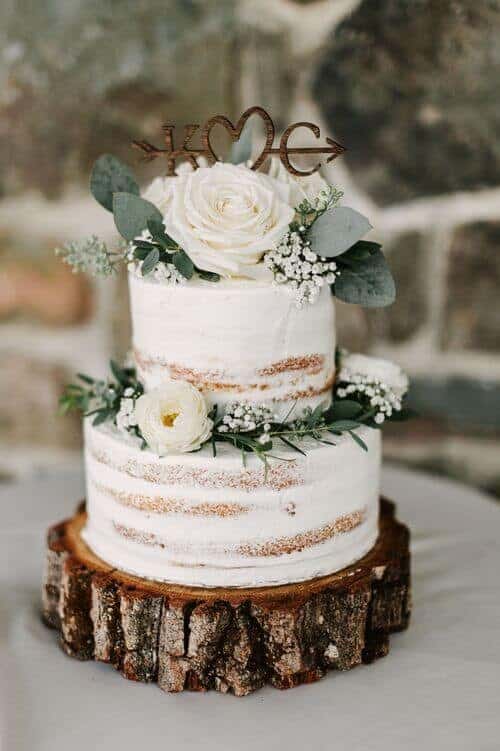 Wood tiers and naked cakes