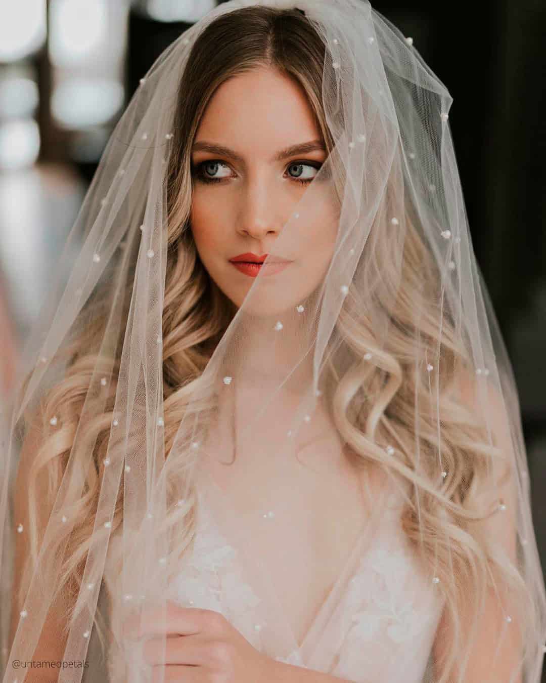 Romantic Wedding Hairstyle with Veil