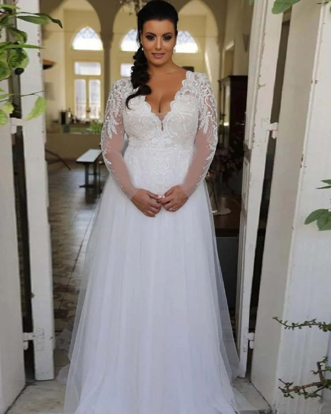 Plus Size Lace Wedding Dresses With Sleeves