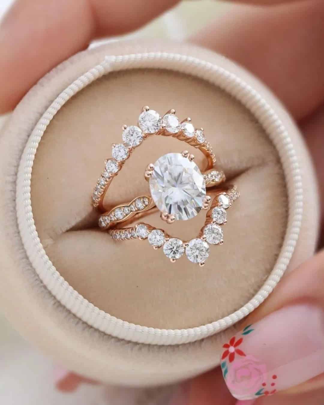 Oval Engagement Rings