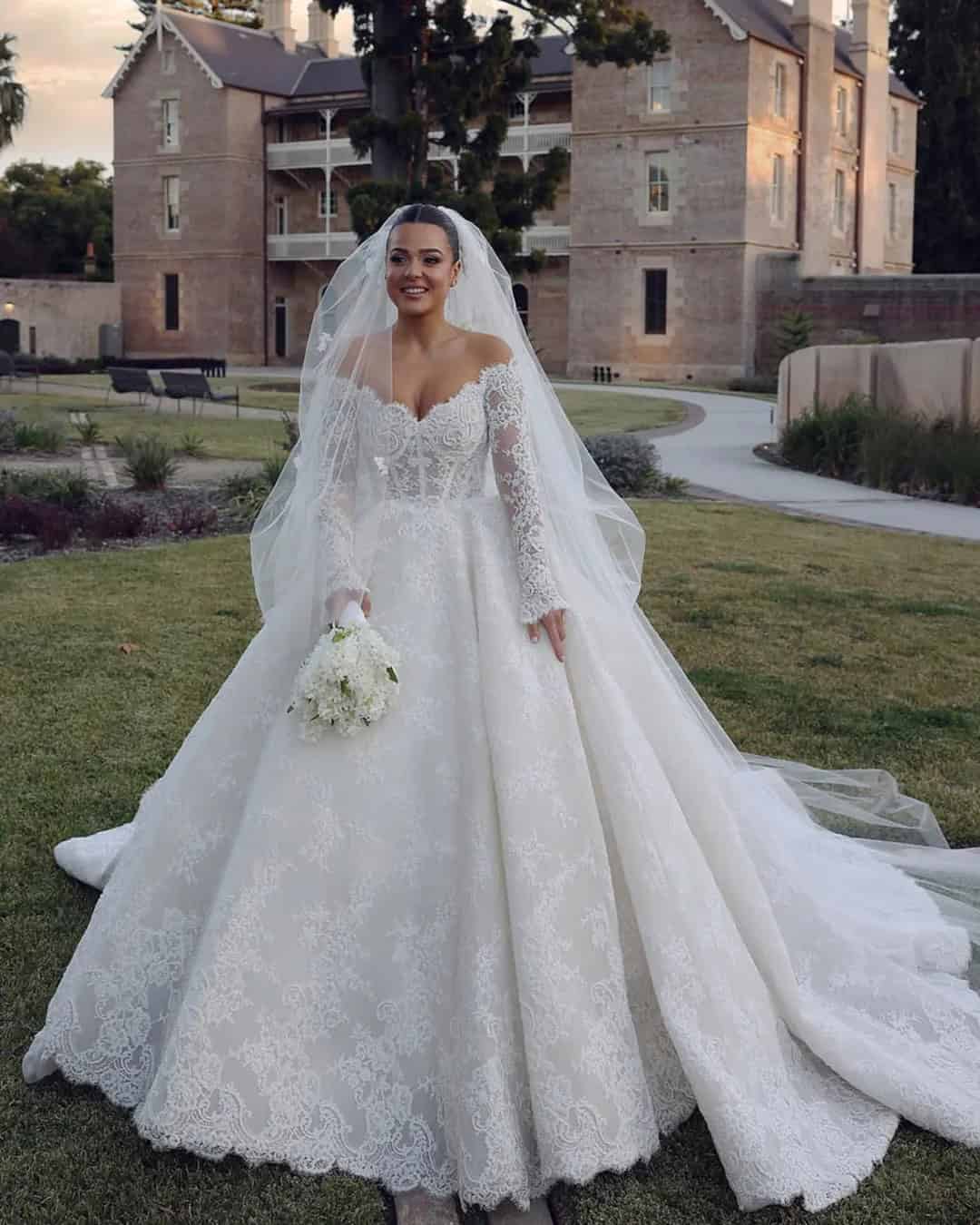 Lace Ball Gown Wedding Dresses