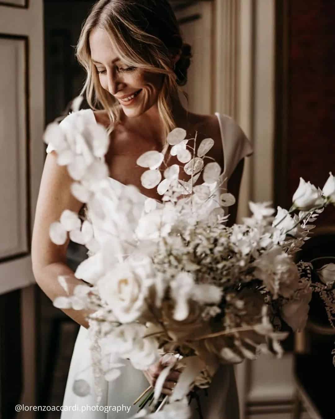 Charming Brides Photos With Bouquets