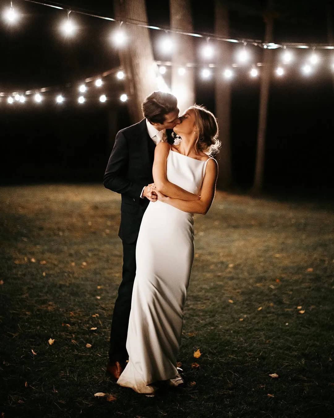 Incredible Night Wedding Photos With Lights