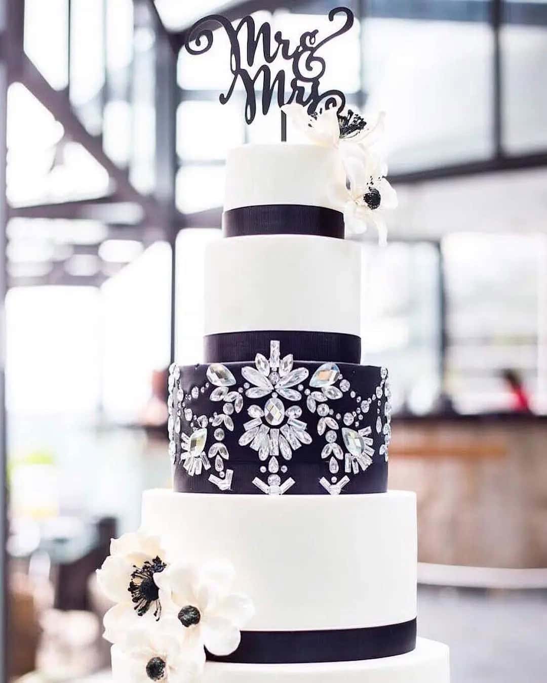 Elegant Black And White Wedding Cakes