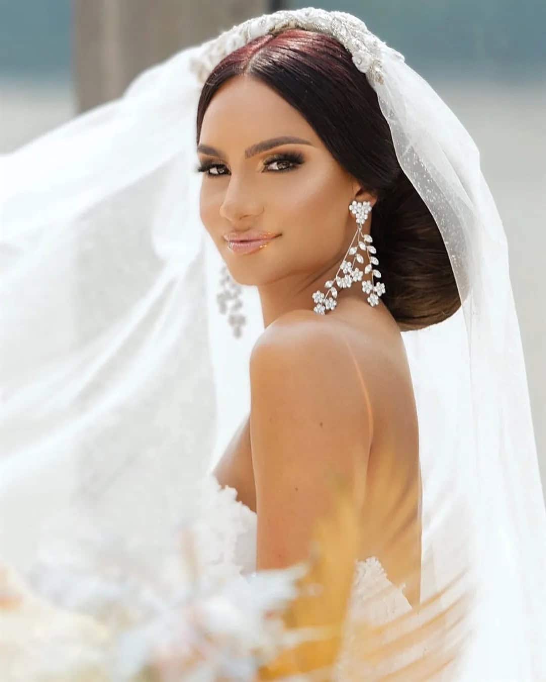 Winter Wedding Hairstyles With Veil