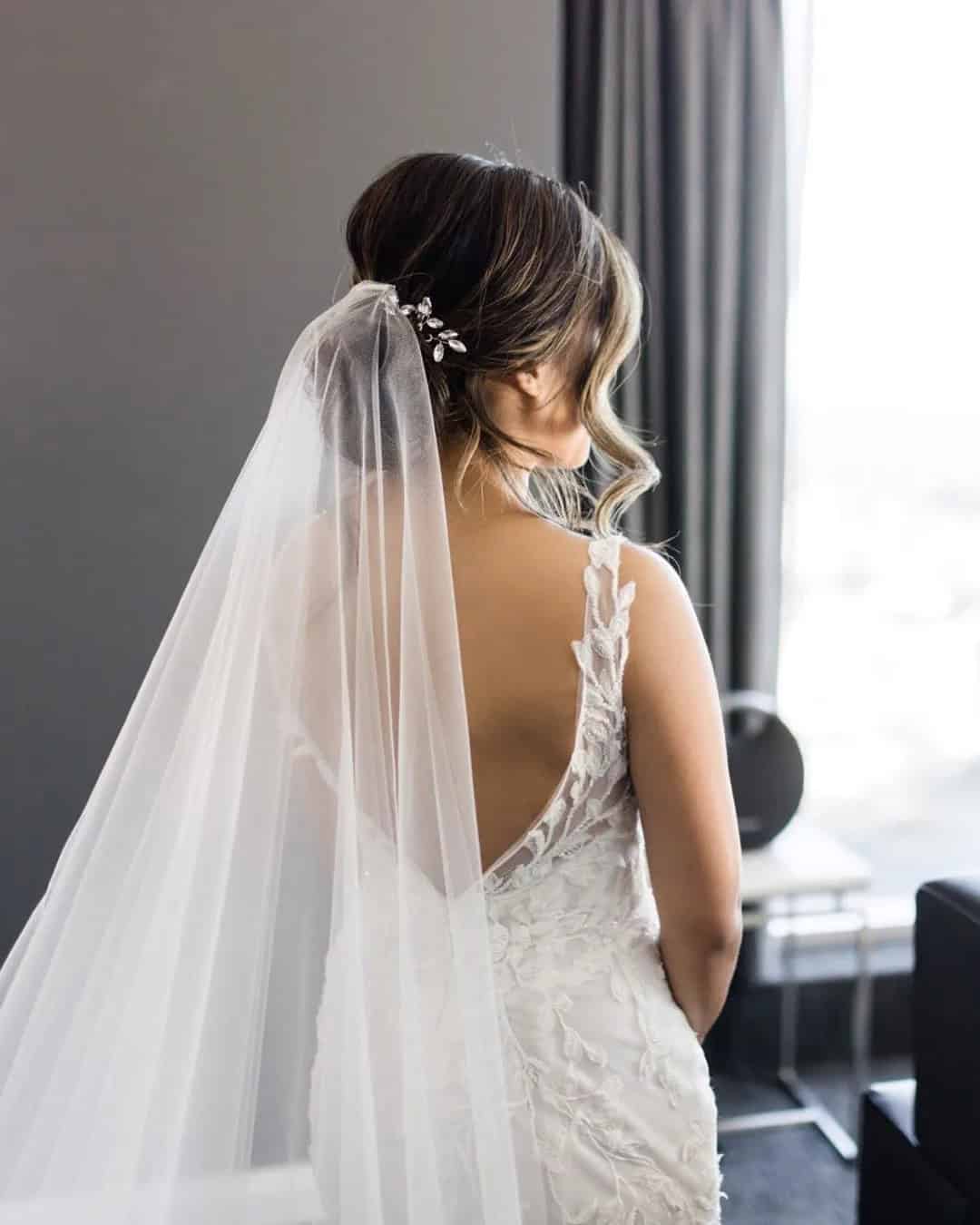 Hairstyle With Veil For Spring Brides