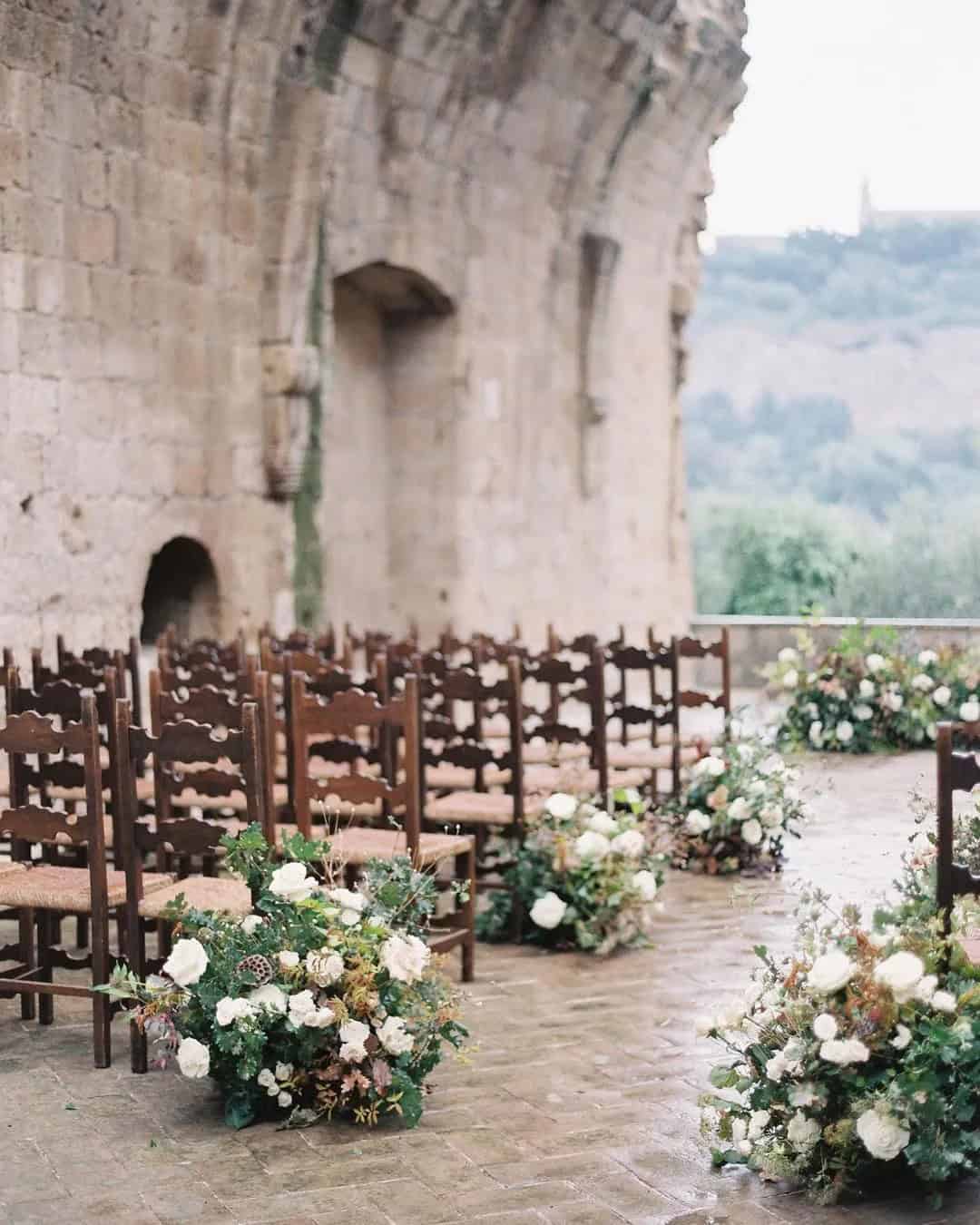 Amazing Greenery Decor For Chairs