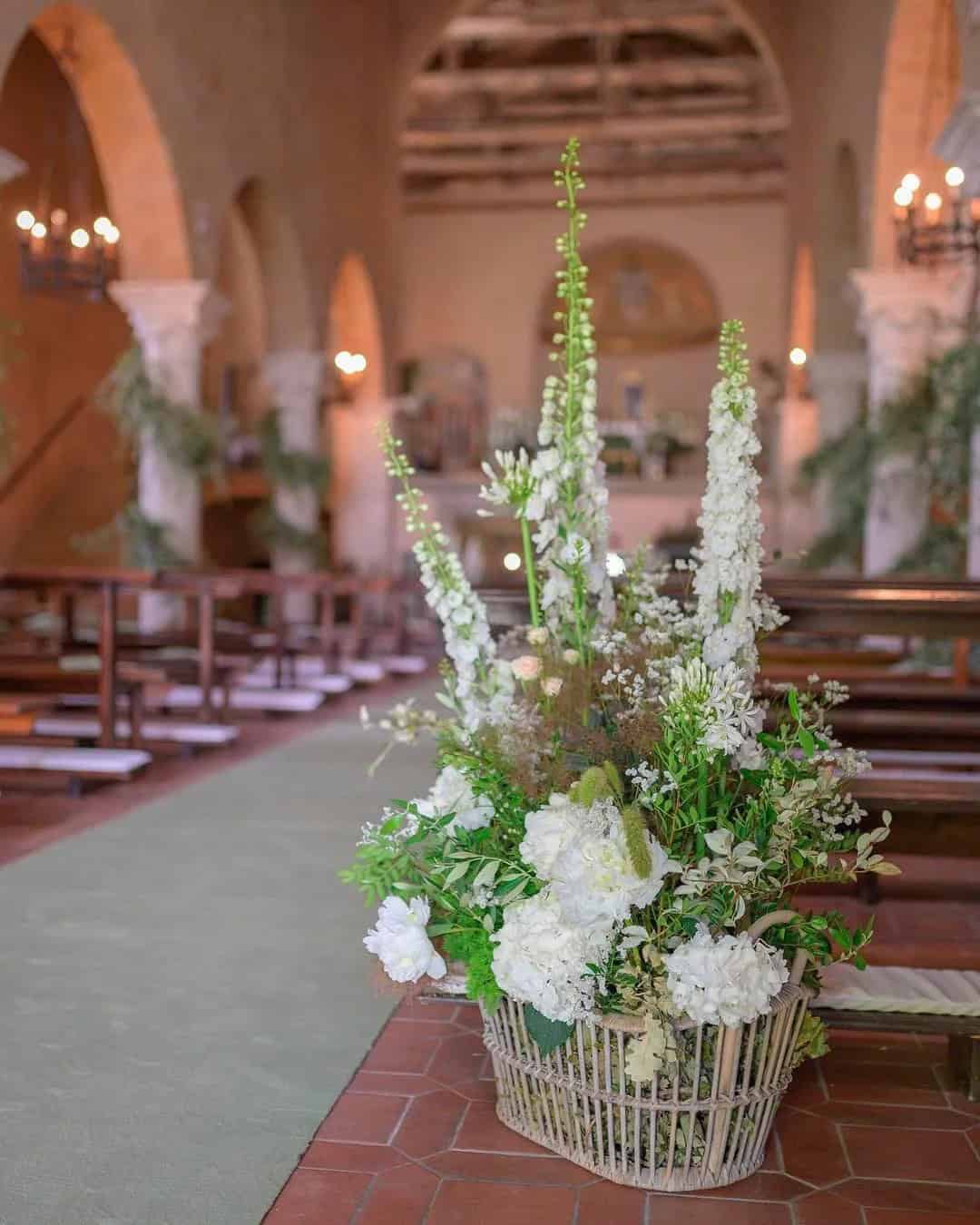 Vintage Elegant Church Wedding Decorations