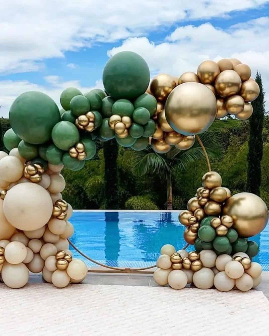 Incredible Wedding Balloon Decorations For Pool Party