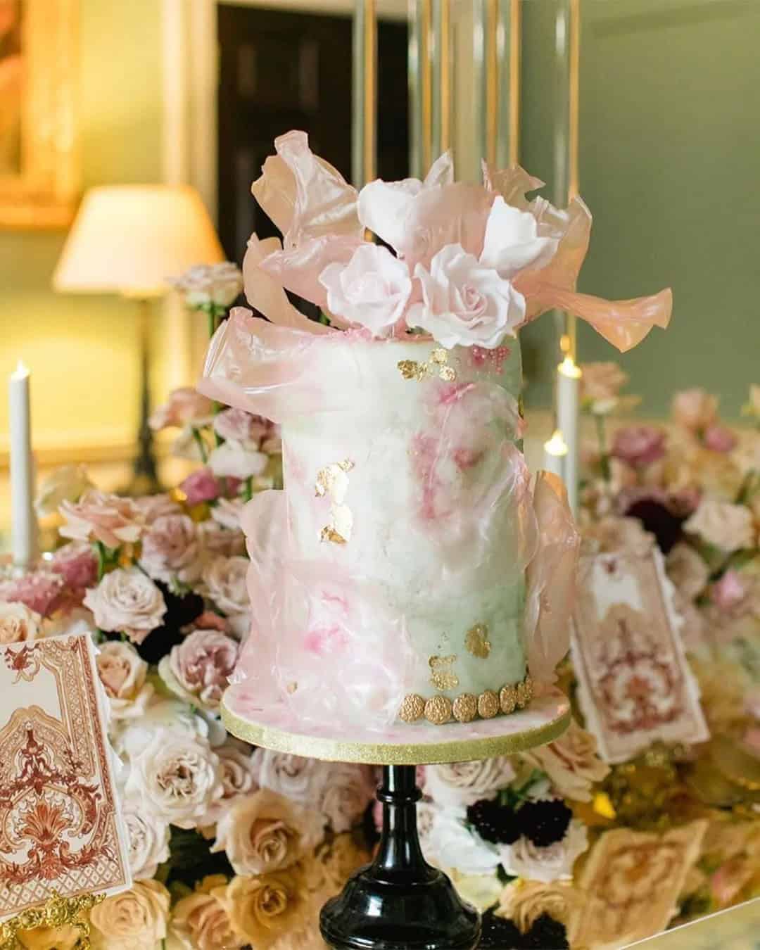 Marble Wedding Cakes Ideas With Gentle Flowers