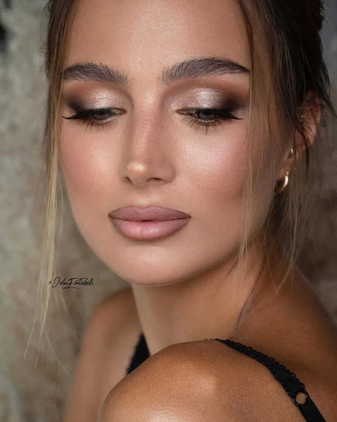 Glowly Bronzed Looks For Guests