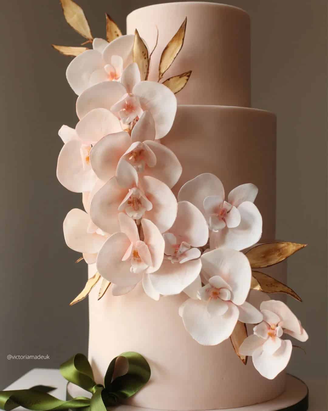 Mono Floral Wedding Cake Ideas