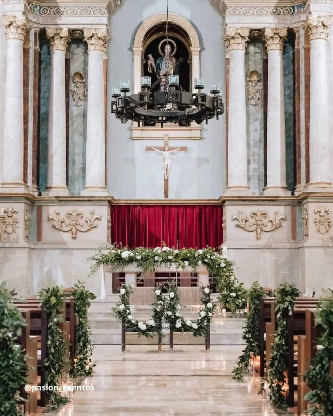 Church Pew Decorations for Wedding