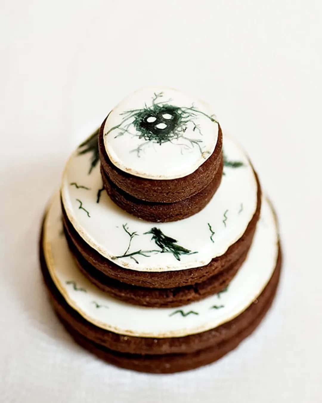 Charming Mini Wedding Cake Cookies