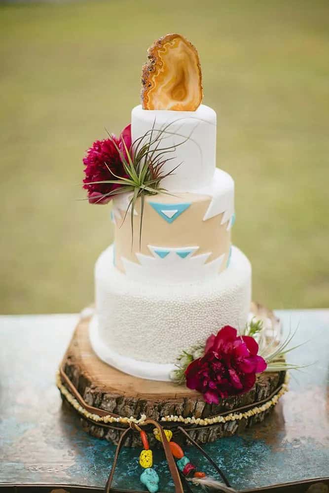 Adorable Cake Toppers Ideas For Desert Chic Wedding