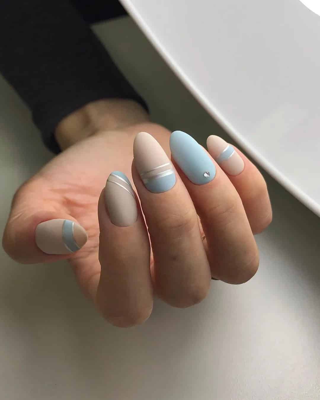 Easy Stripes Accent Nail Designs