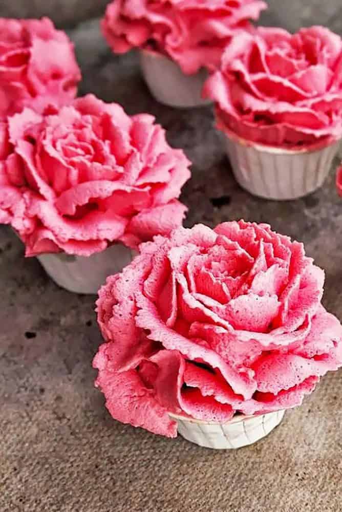 Wedding Cupcakes With Roses