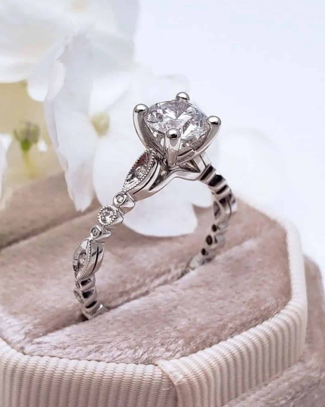 Round Brilliant Cut Engagement Rings