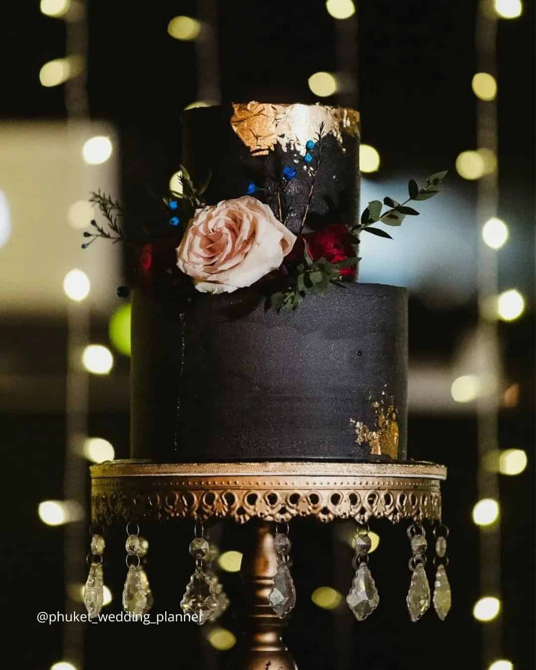 Luxury Black and Gold Wedding Cakes