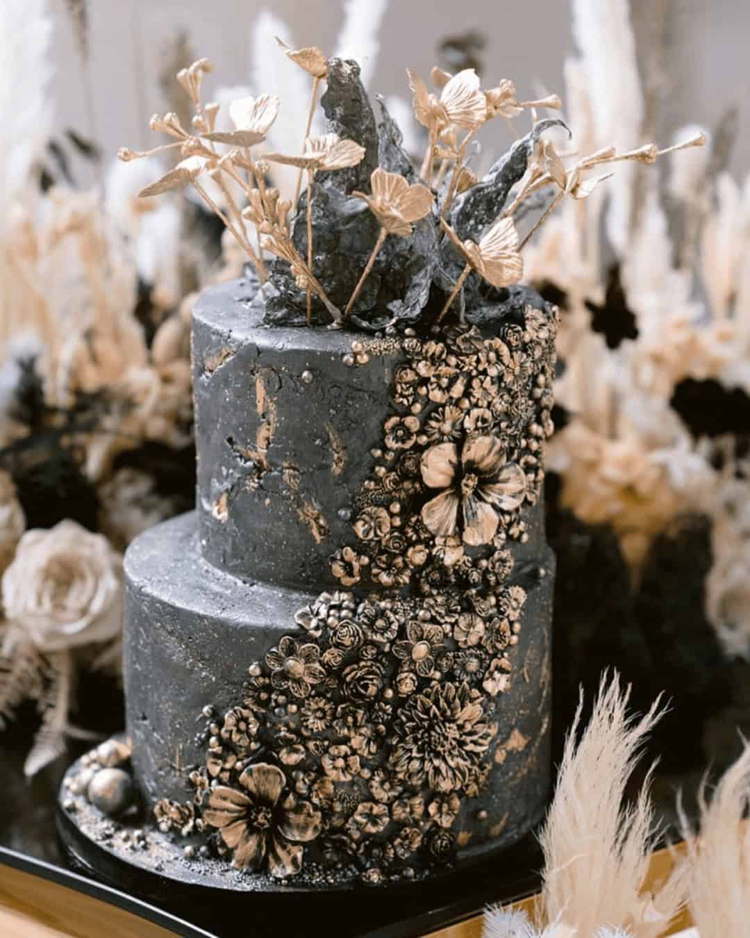 Luxury Black and Gold Wedding Cakes