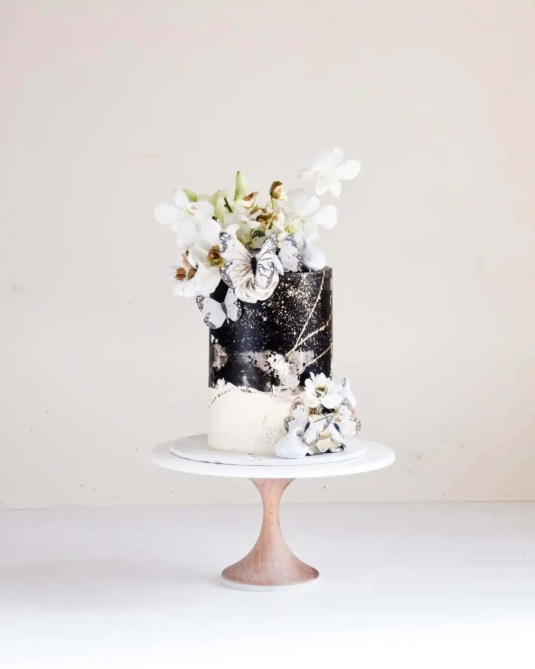 Black Elegant Summer Wedding Cakes