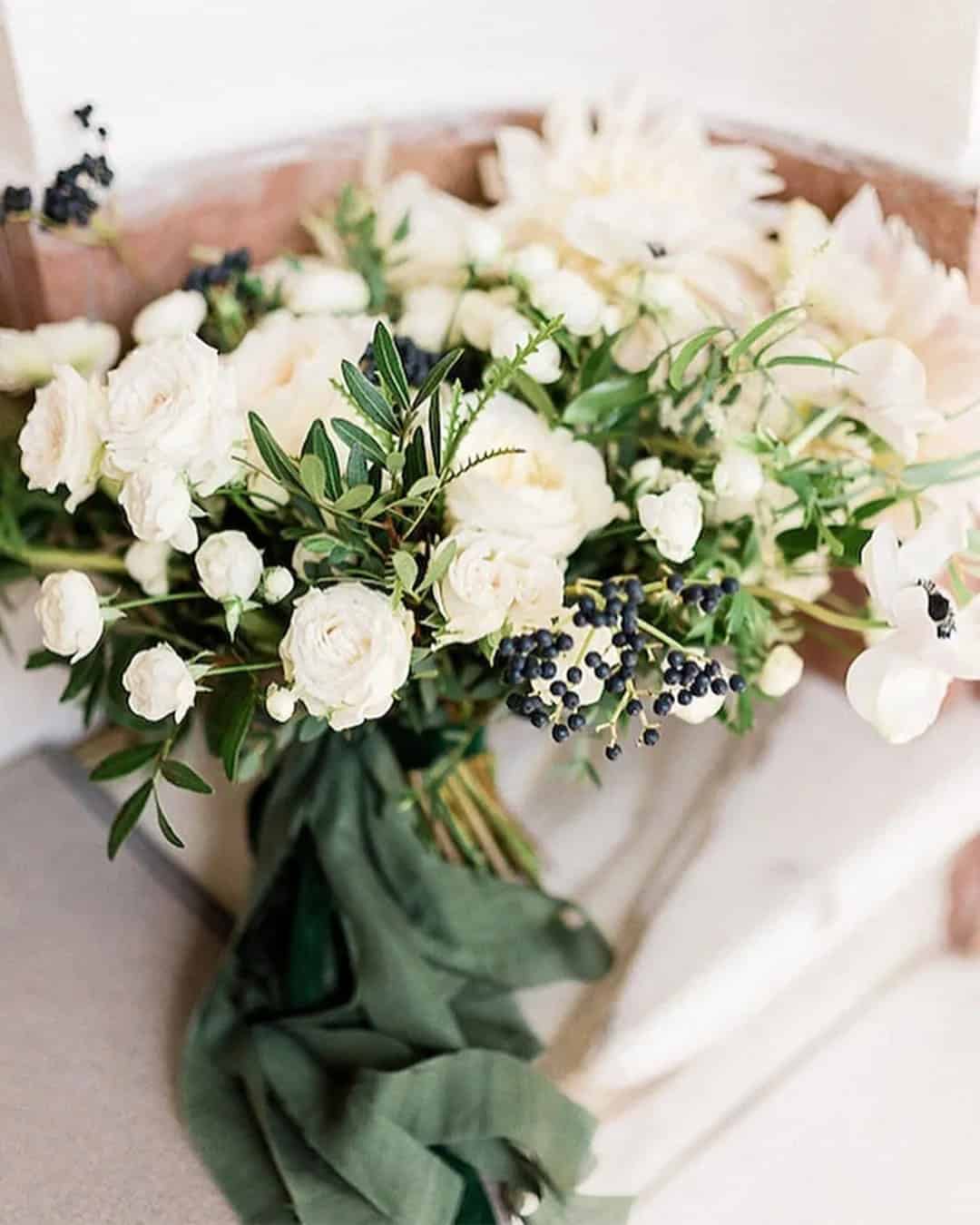 Breathtaking White Wedding Bouquets