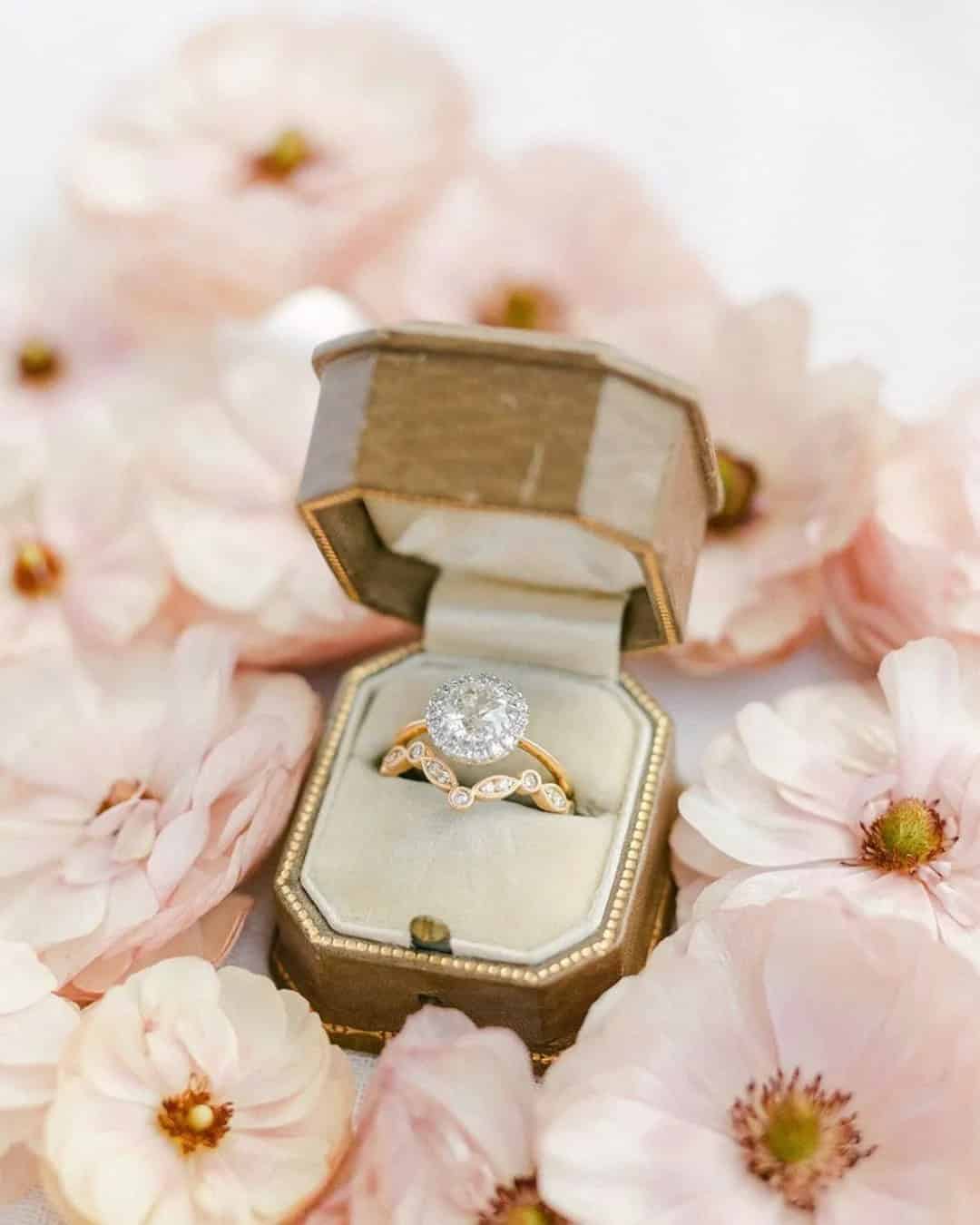 Floral-Inspired Vintage Wedding Rings