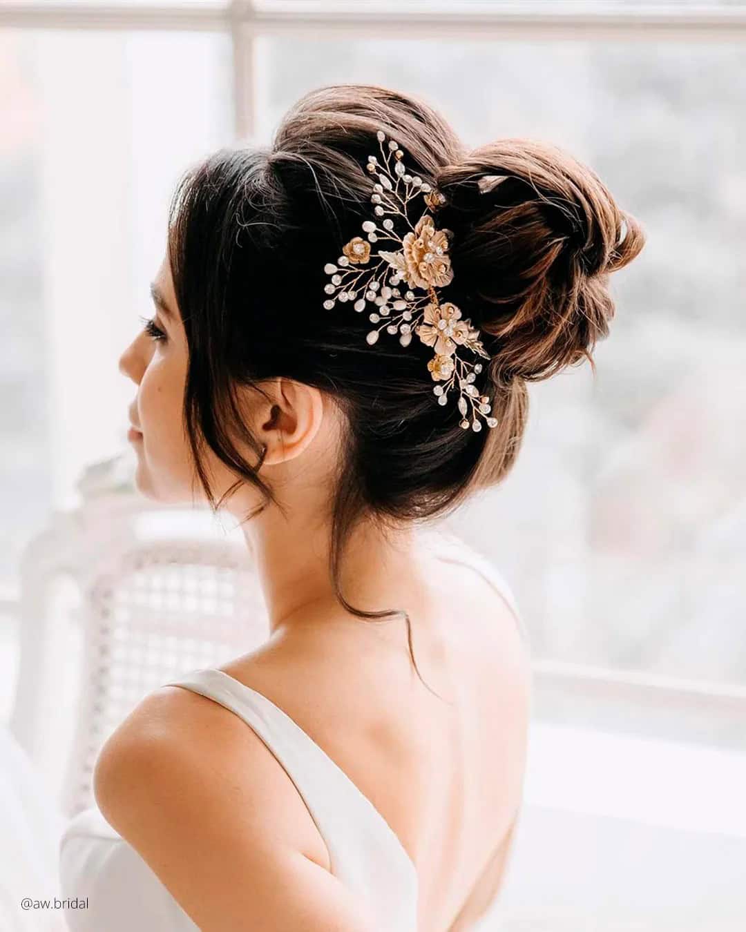 Choosing the Best Wedding Hair Accessory