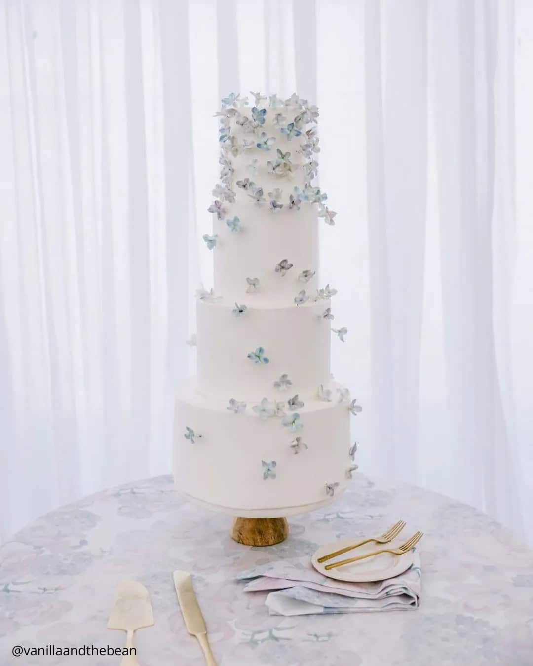 Elegant Summer Wedding Cake